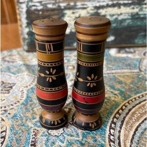 Vintage Mexico carved & painted Salt & Pepper Shakers Souvenir Tuscon AZ